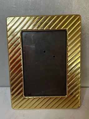 Vintage Diagonal Pattern Brass FITS 5" x "7 Picture Frame